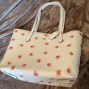 COACH City Tote